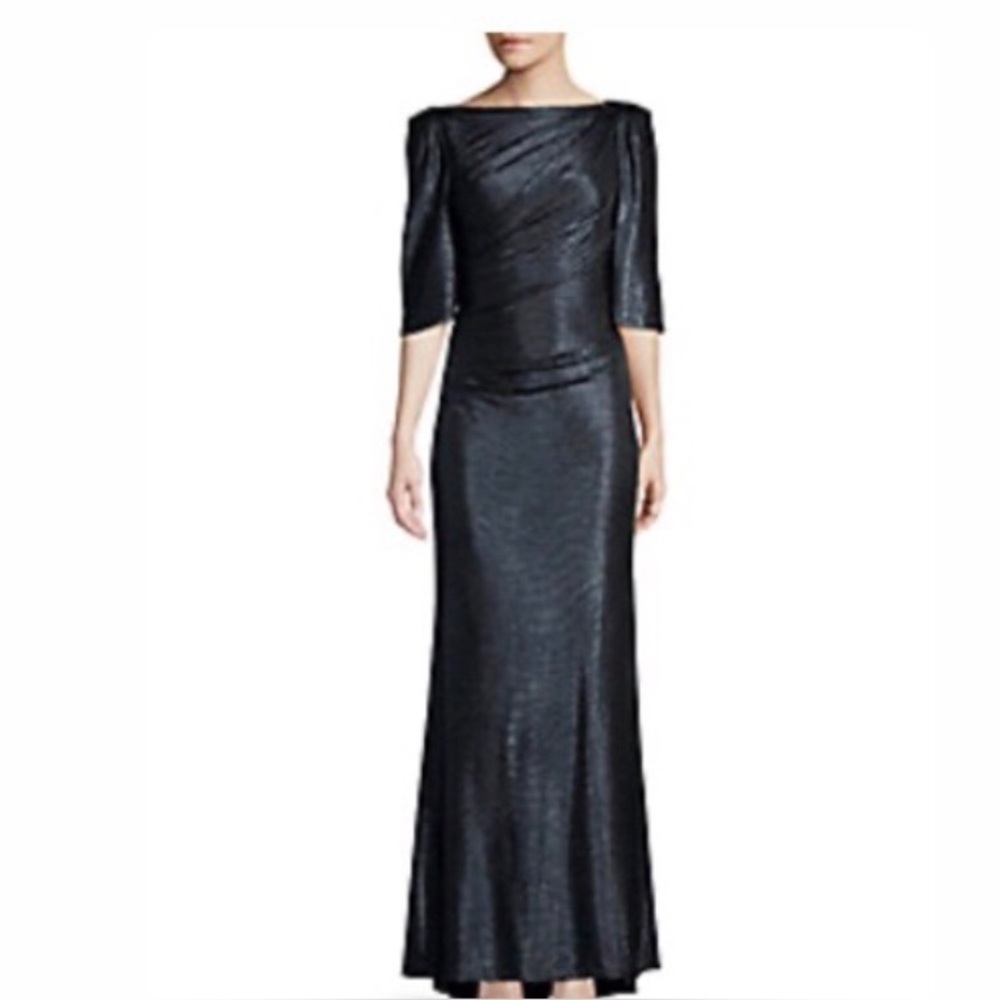 Eliza J navy sz 6 gown ruched looks great on